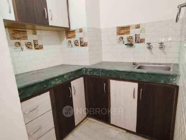 Flat for rent in South Delhi, Deri