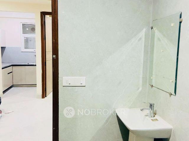 Flat for rent in South Delhi, Deri
