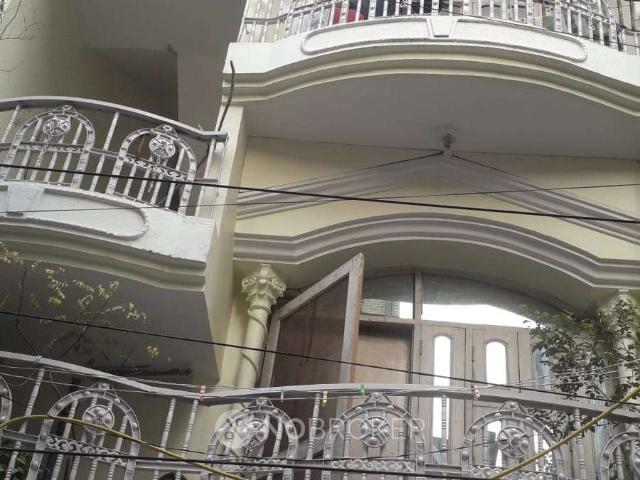 Flat for rent in East Delhi, Deri