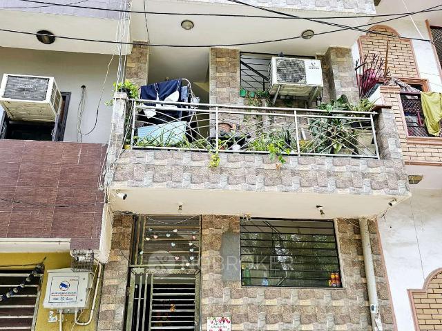 Flat for rent in West Delhi, Deri