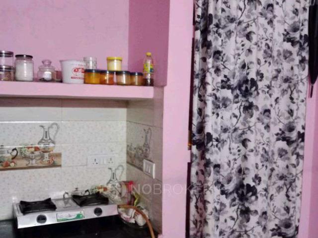 Flat for rent in South Delhi, Deri
