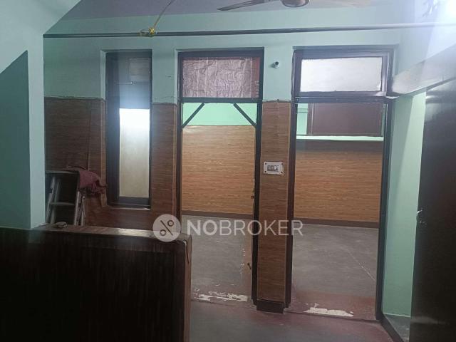 Flat for rent in East Delhi, Deri