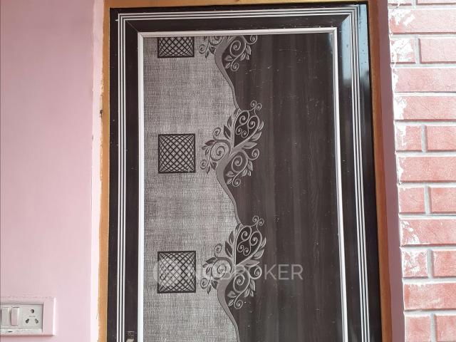 Flat for rent in South West Delhi, Deri