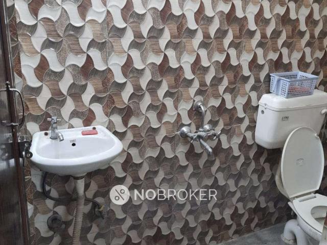 Flat for rent in South Delhi, Deri