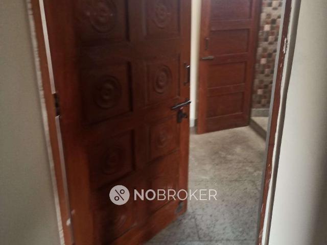 Flat for rent in South Delhi, Deri