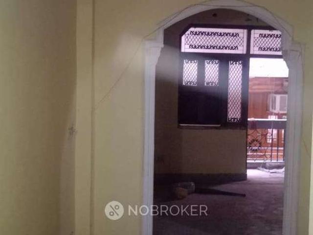 Flat for rent in West Delhi, Deri