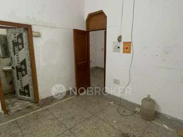 Flat for rent in East Delhi, Deri