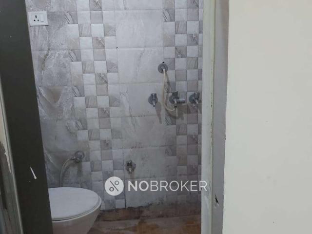 Flat for rent in East Delhi, Deri