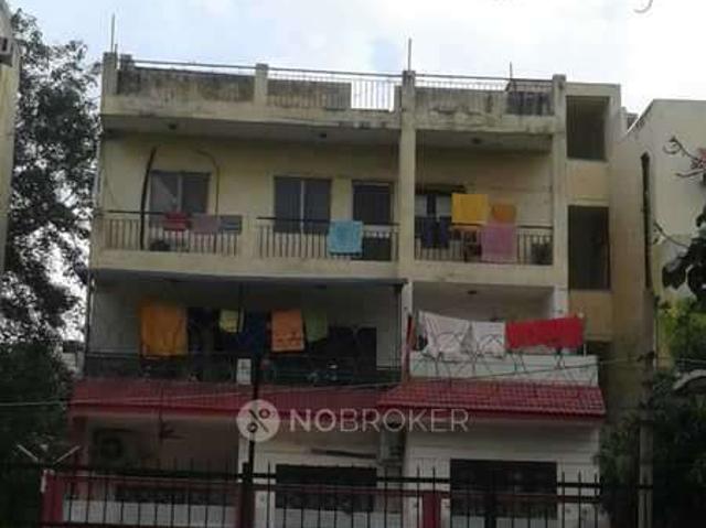 Flat for rent in East Delhi, Deri