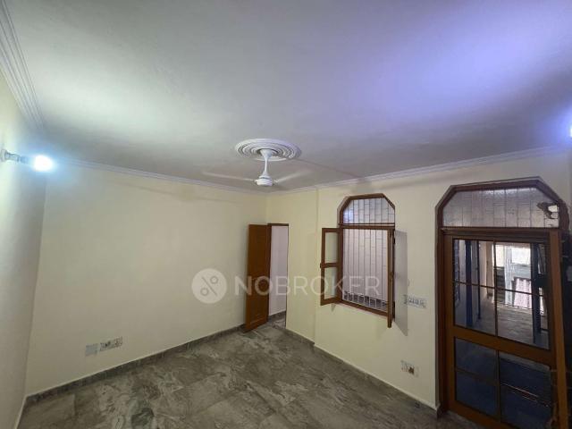Flat for rent in East Delhi, Deri