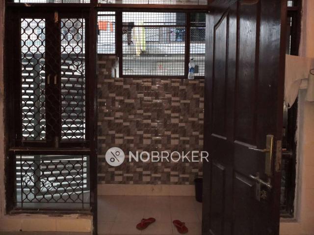 Flat for rent in East Delhi, Deri
