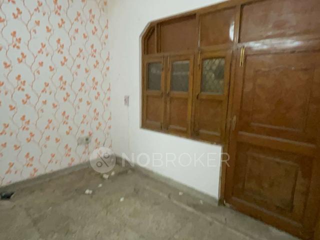 Flat for rent in East Delhi, Deri