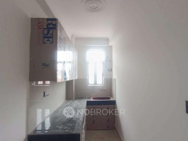 Flat for rent in South Delhi, Deri