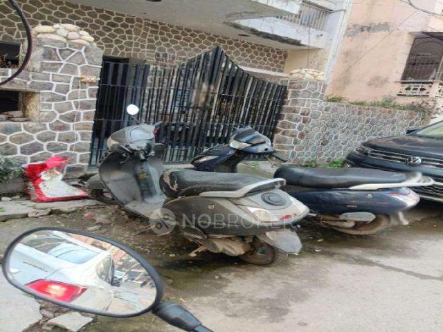 Flat for rent in North Delhi, Deri
