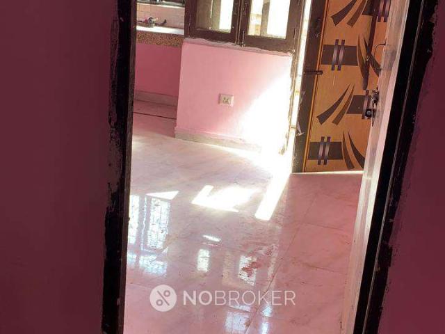 Flat for rent in East Delhi, Deri