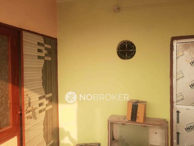Flat for rent in East Delhi, Deri