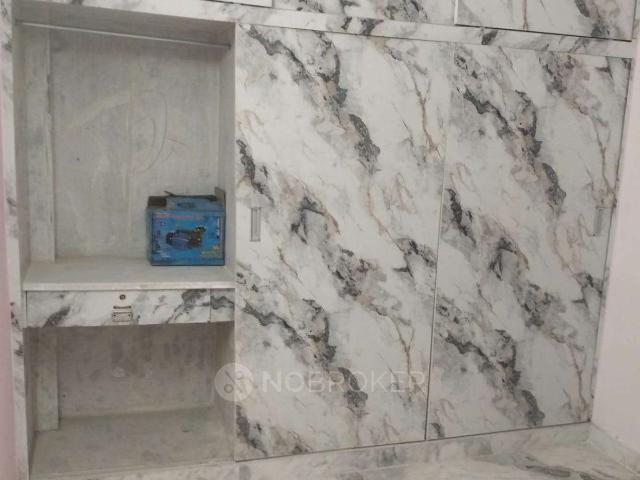 Flat for rent in West Delhi, Deri