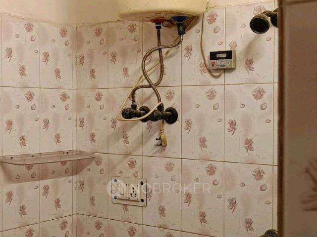 Flat for rent in West Delhi, Deri