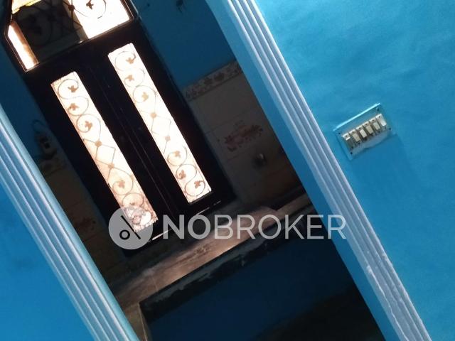 Flat for rent in North West Delhi, Deri