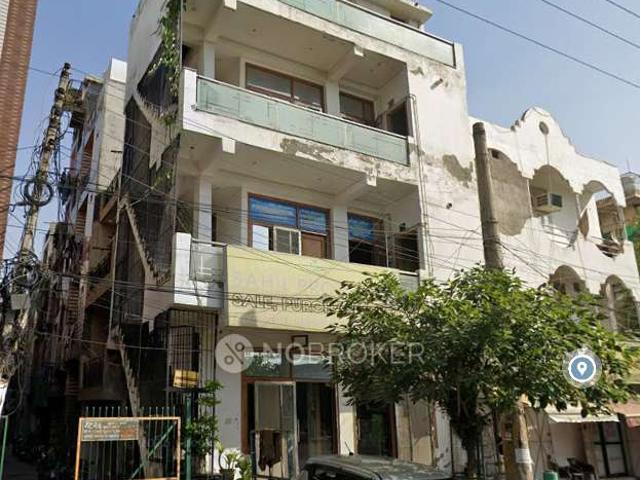 Flat for rent in Sector 11, Noida