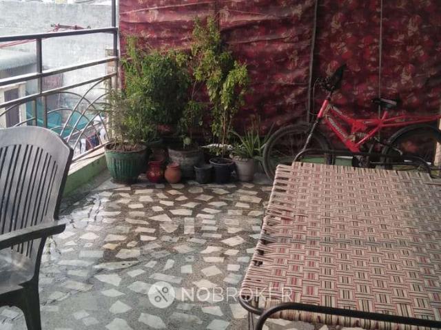Flat for rent in Rohini, Delhi
