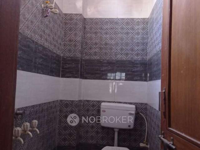 Flat for rent in North West Delhi, Deri