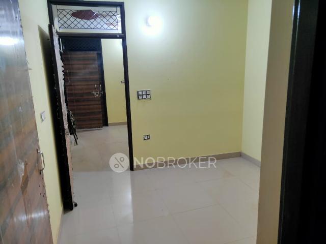 Flat for rent in West Delhi, Deri