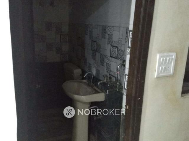 Flat for rent in West Delhi, Deri