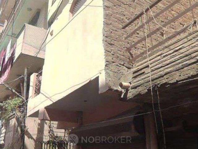 Flat for rent in West Delhi, Deri