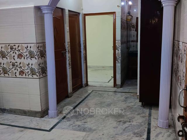 Flat for rent in West Delhi, Deri