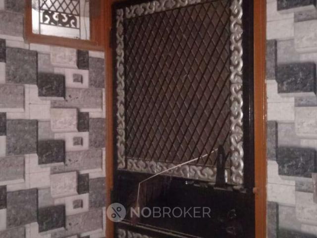Flat for rent in West Delhi, Deri