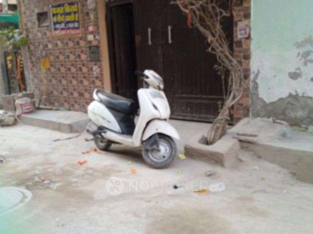 Flat for rent in West Delhi, Deri