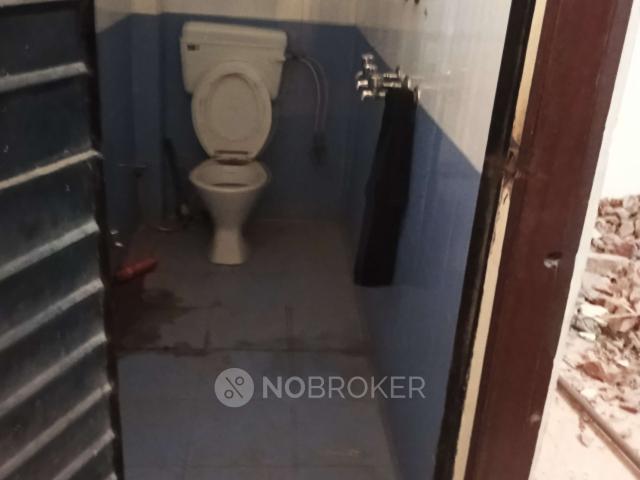 Flat for rent in West Delhi, Deri