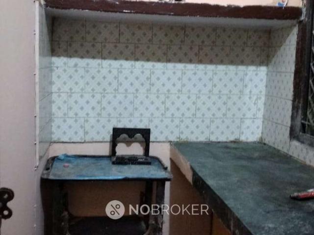 Flat for sale in Shakarpur, Delhi