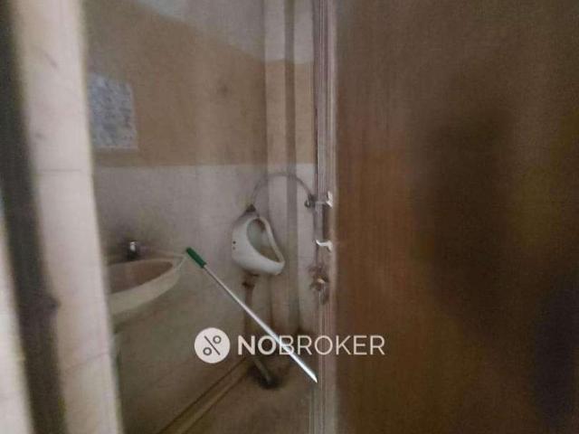 Flat for sale in North Delhi, Deri