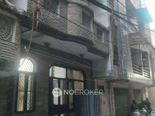 Flat for sale in West Delhi, Deri