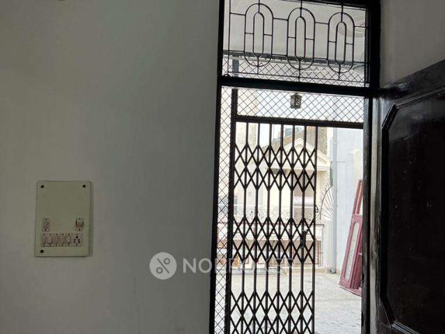Flat for sale in West Delhi, Deri