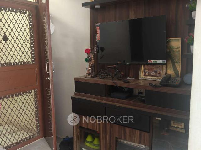 Flat for sale in West Delhi, Deri