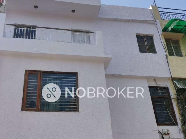 Flat for sale in North West Delhi, Deri