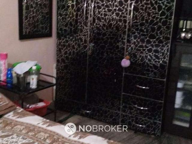 Flat for sale in North Delhi, Deri