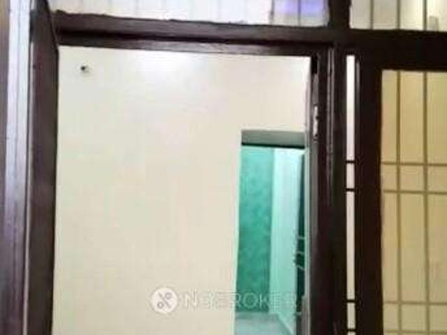 Flat for sale in North West Delhi, Deri