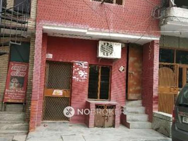 Flat for sale in Sector 22, Noida