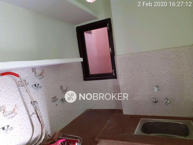 Flat for sale in East Delhi, Deri