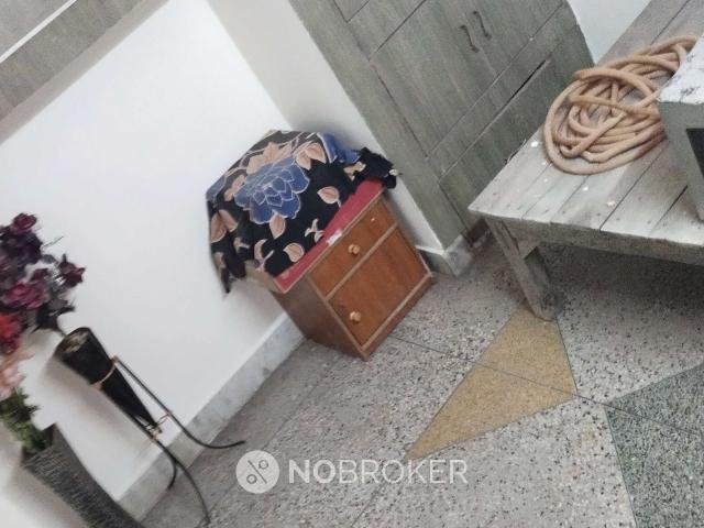 Flat for rent in East Delhi, Deri