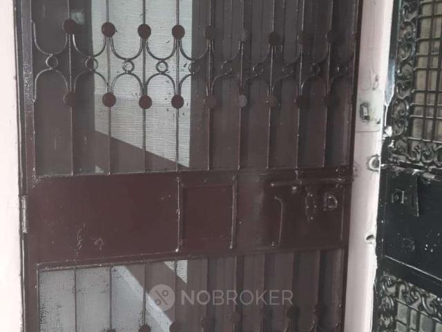 Flat for rent in West Delhi, Deri
