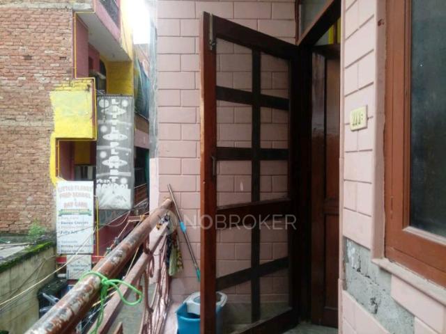 Flat for rent in West Delhi, Deri