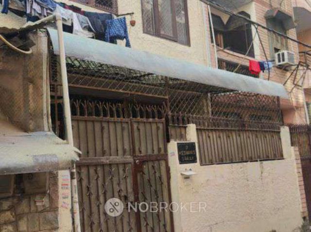 Flat for sale in West Delhi, Deri