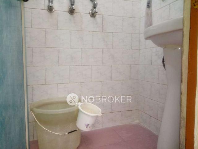 Flat for sale in North Delhi, Deri