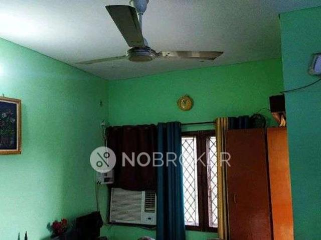 Flat for rent in Sector 34, Noida