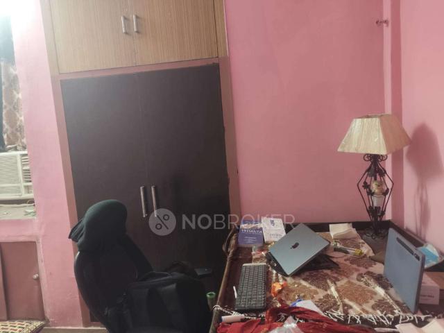 Flat for rent in Rohini, Delhi